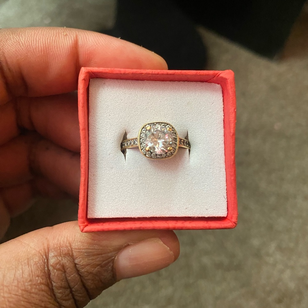 Ring - Picture 3 of 4